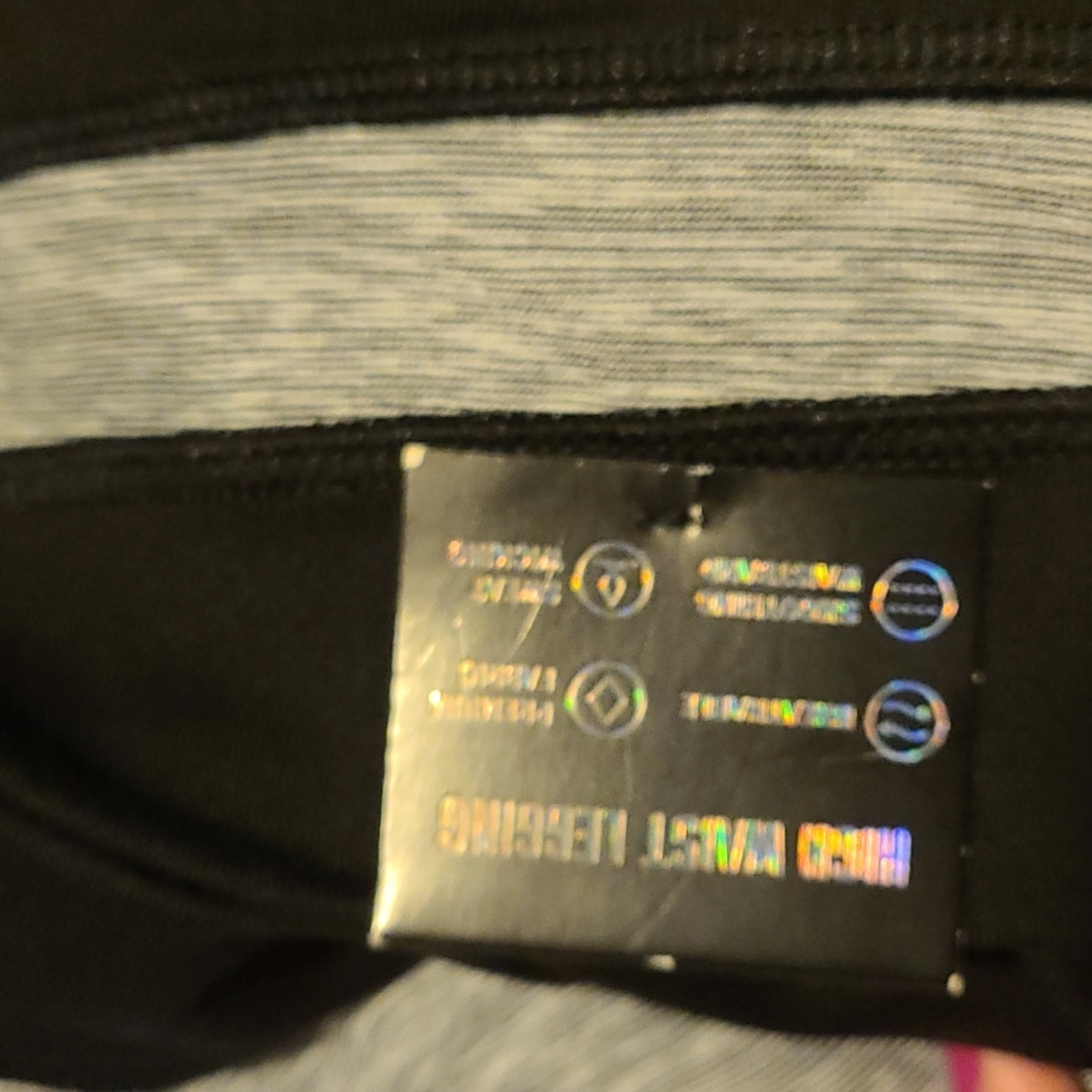 VS PINK ultimate leggins - Picture 4 of 5